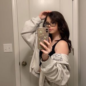 Meet your Posher, Sera